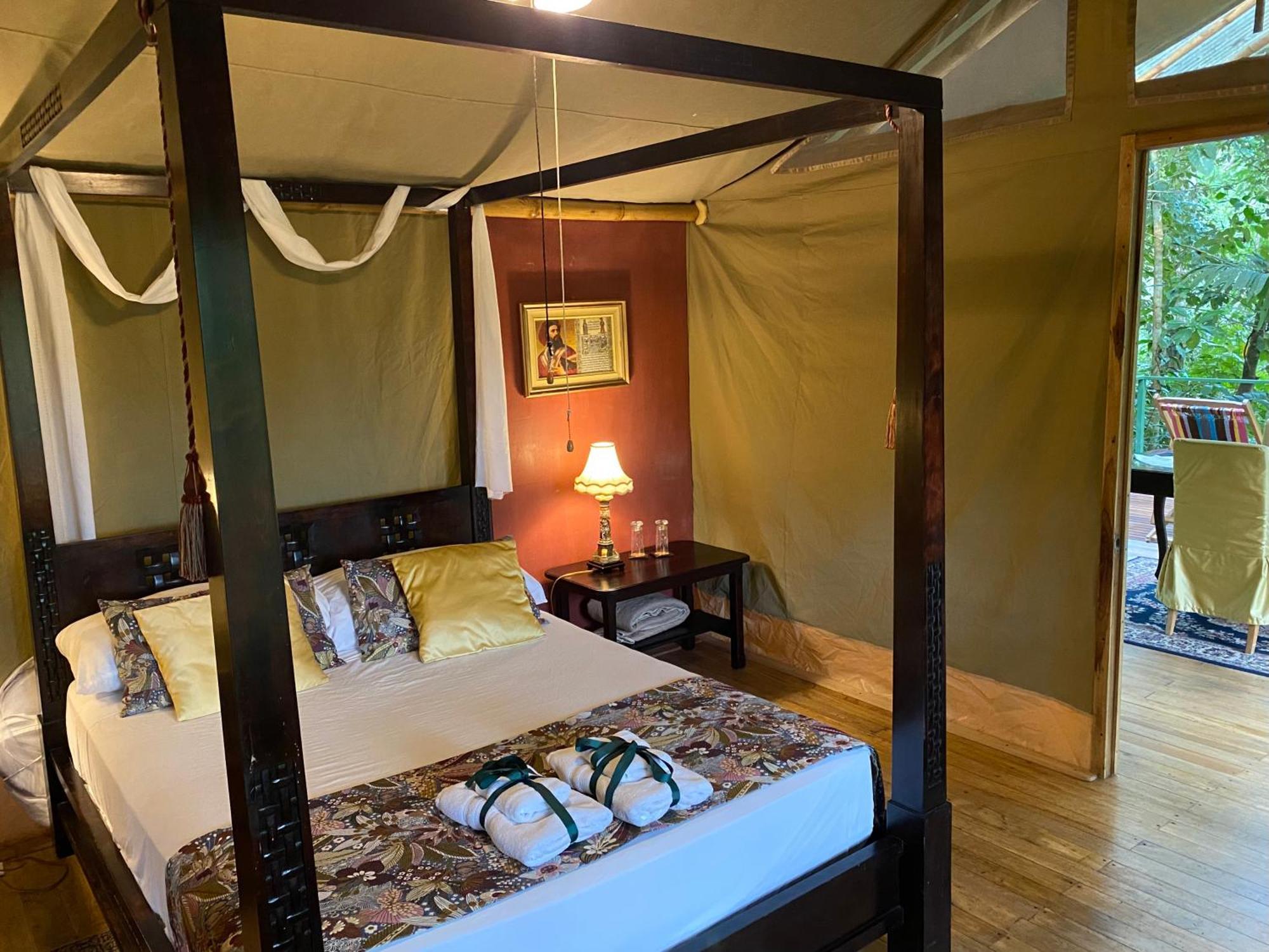 Colina Secreta - Glamping And Villas Puerto Viejo de Talamanca ภายนอก รูปภาพ