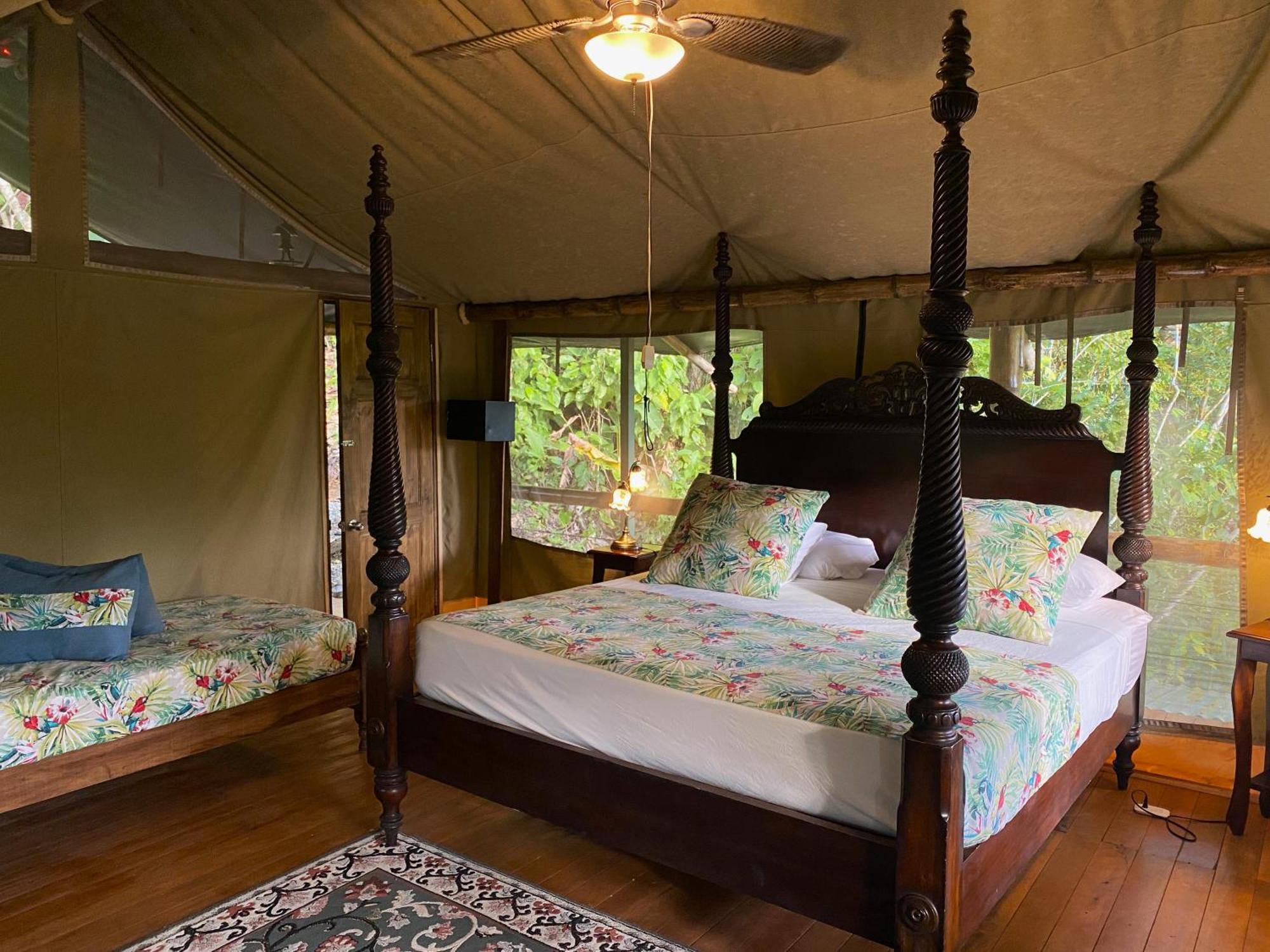 Colina Secreta - Glamping And Villas Puerto Viejo de Talamanca ภายนอก รูปภาพ